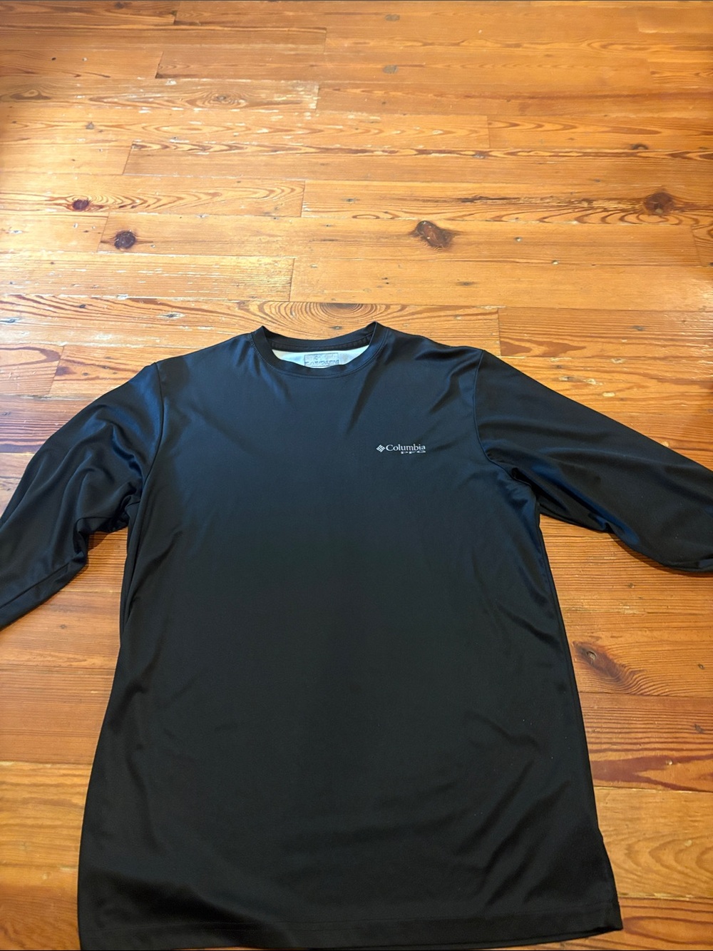 Columbia Men’s Black Long-Sleeve Performance Crew